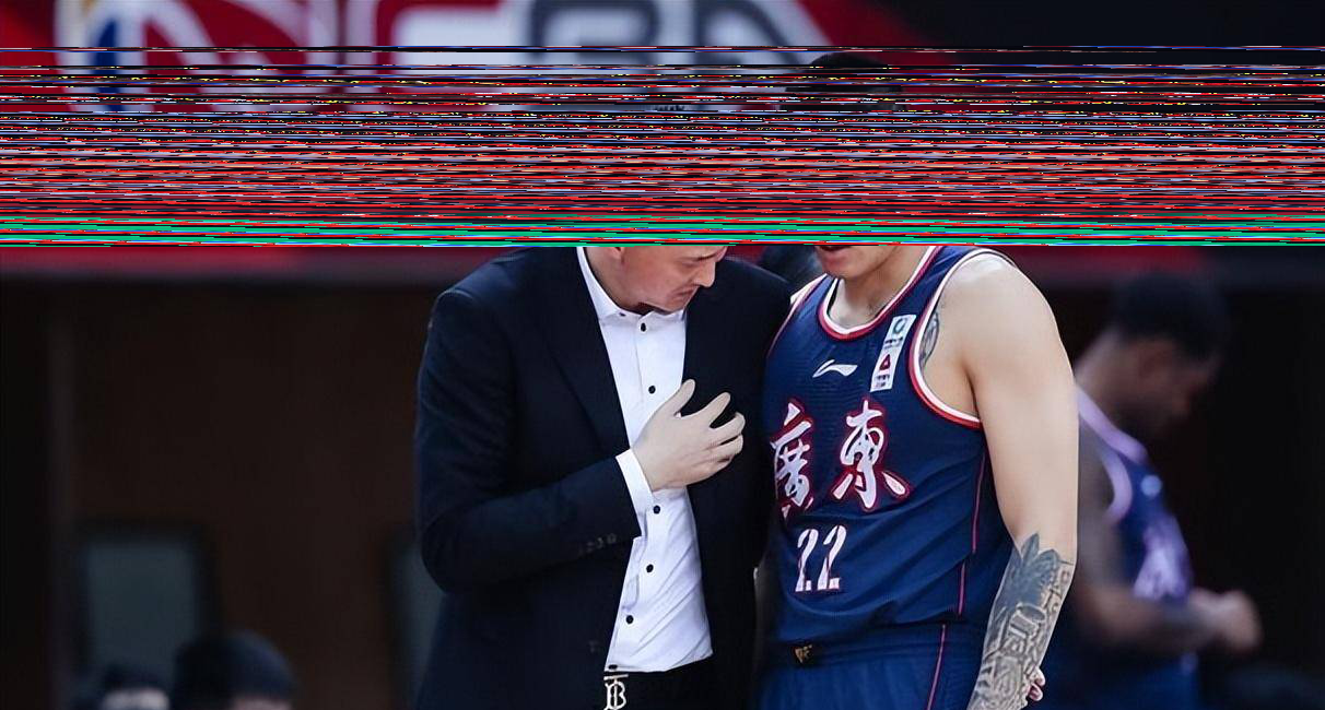 雷速直播-训练课后深圳男篮调整名单以备西甲，官宣签约环节打磨，球迷炸锅，医务组通报恢复的简单介绍