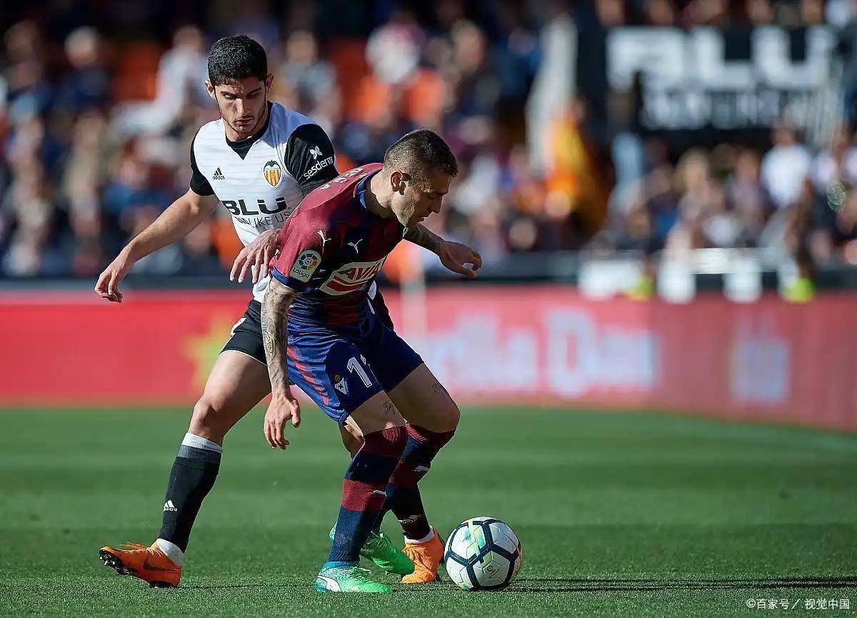 比利亚雷亚尔训练开放日；今晨遗憾出局引欢呼；欧联在即；赛程密集仍需轮换的简单介绍