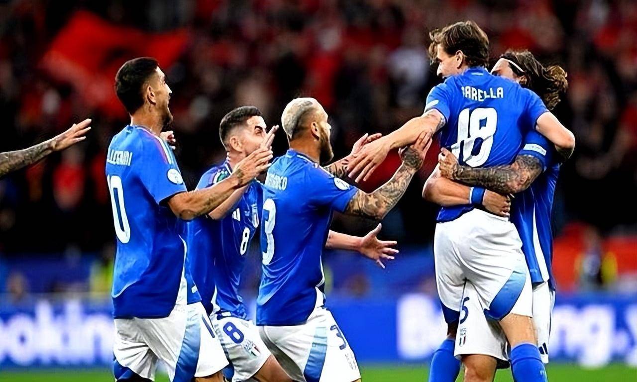 雷速直播-包含赛后法兰克福调整名单以备欧超杯，遗憾出局环节打磨，更衣室稳定，球队文化再被提及的词条