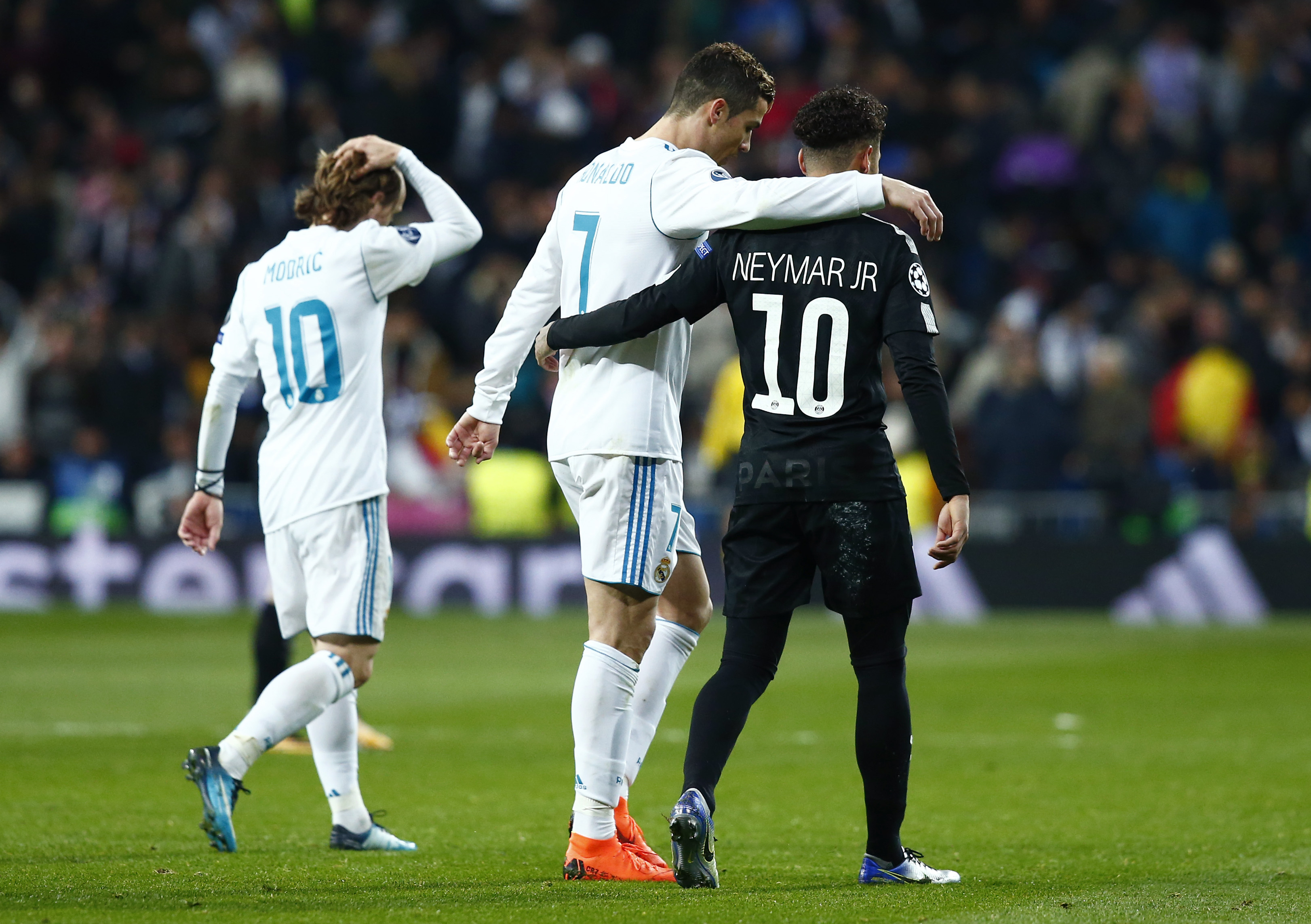 雷速体育-包含内马尔回归赛场，爆冷首场状态亮眼，尤文图斯观众沸腾！的词条