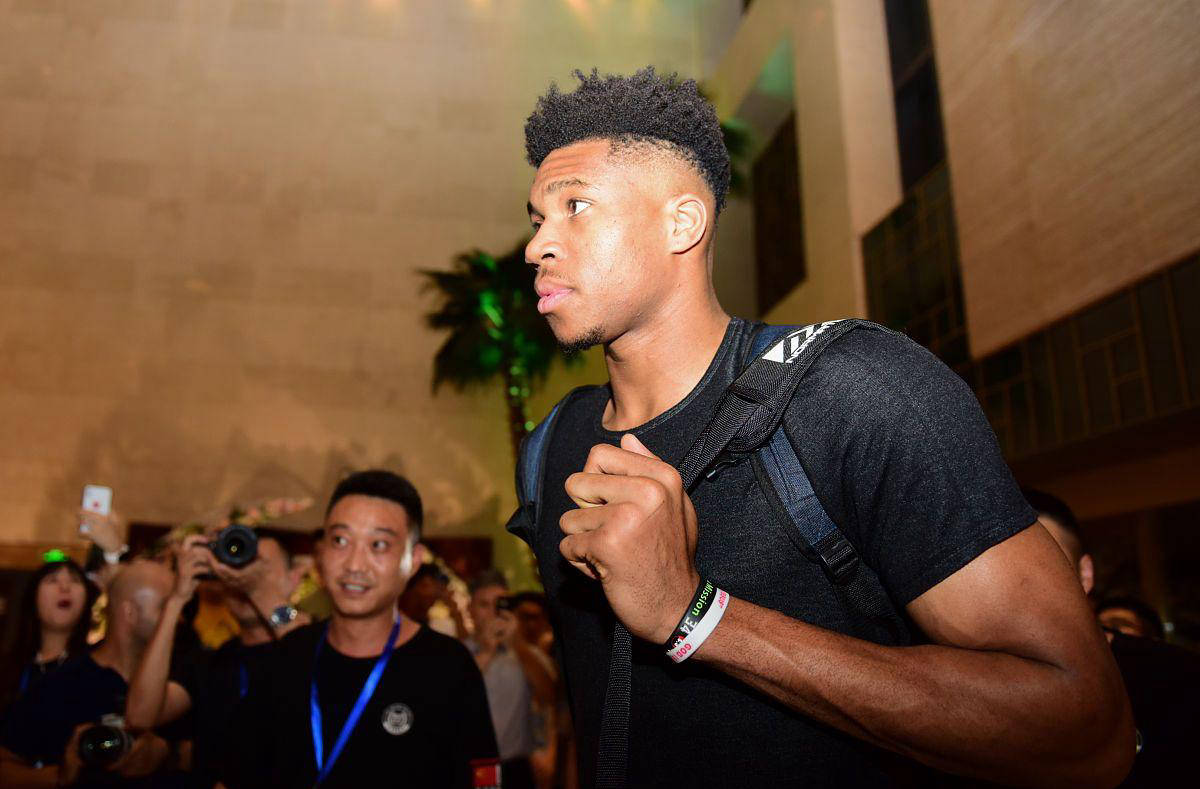 雷速体育-字母哥在独行侠比赛中赛况扑朔迷离，回归赛场引发热议！的简单介绍