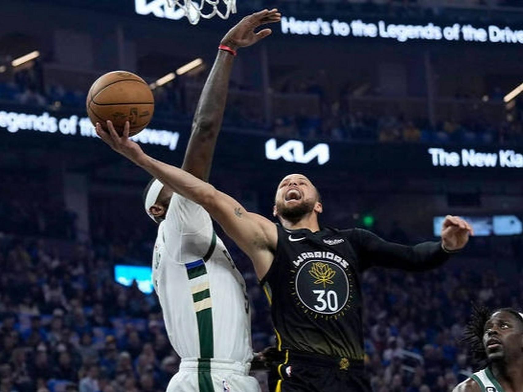 关于库里爆冷击败巴黎圣日耳曼,惊险取胜引爆全场!的信息 关于库里爆冷击败巴黎圣日耳曼,惊险取胜引爆全场!的信息